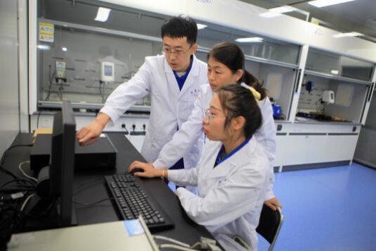 銳意創(chuàng)新，引領(lǐng)前沿 山東華夏神舟新材料聚偏氟乙烯研發(fā)團(tuán)隊(duì)的進(jìn)階之路